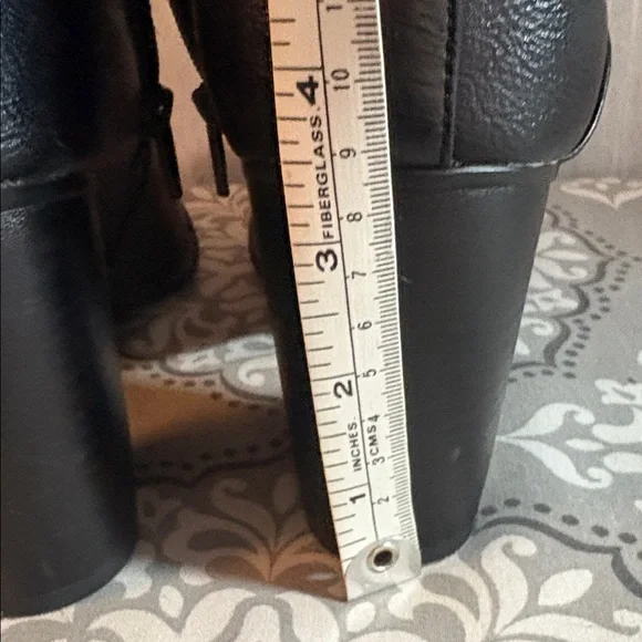 Apt. 9 Black and Olive Ankle Boots - Picture 7 of 8